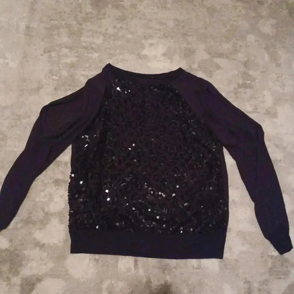 💙🐾 Black blouse with sequence. Slit sleeves - Picture 7 of 13